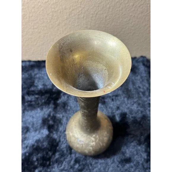 Vintage Handcrafted Brass Flower Vase Etched Intricate Floral Design MAde India - Picture 3 of 6